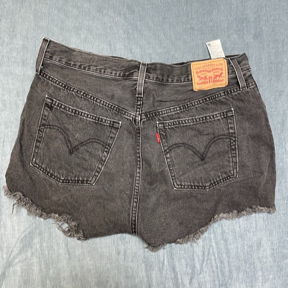 Levi's 501 Cut Off Short Womens 34 Black Distressed Outdoor Dark Wash Butterfly